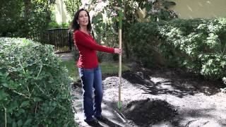 How to Spread Topsoil  Sod amp Topsoil [upl. by Arata]