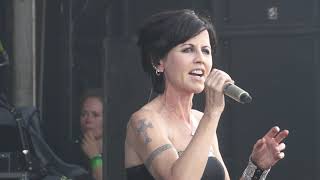 The Cranberries  Ode to My Family  Bospop 9July2016 [upl. by Adnarem]