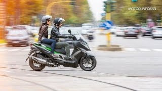 Essai scooter Kawasaki J300 [upl. by Fredia606]