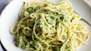 Easy Zucchini Pesto Pasta [upl. by Kerby767]