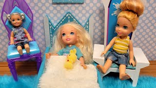 Little Elsa gets a cold  Elsa amp Anna toddlers  Barbie dolls [upl. by Llebanna801]