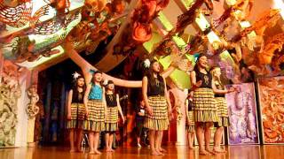 Choir sings traditional maori song [upl. by Karisa922]