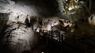 Mulu Nacional ParkTraslado Camp Five por Melinau River Visita a Wind Cave y Clear Water Cave [upl. by Ybur]