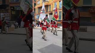 Los Colorados de Bolivia cantan Marcha Naval trasladando los restos de Eduardo Avaroa [upl. by Gerladina496]