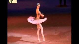 2008 Mariinsky Ballet in Pas de Trois of Odalisques from Le Corsaire [upl. by Aarika64]