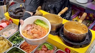 Street Chef Guy Cooks Up 4 Bowls of Noodles on the Sidewalk [upl. by Jillie]