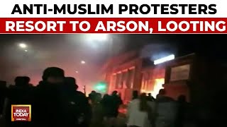 Britain Protests Protesters Target Shop Front Kick amp Beat Windows  World News  India Today [upl. by Mihcaoj]