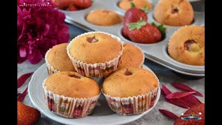 Muffins Briose cu Iaurt si Capsuni I RetetaVideo [upl. by Eneloc]