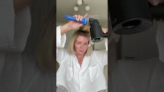 Bouncy blow dry 👱‍♀️ blowdryshorthair blowdrytutorial [upl. by Skell]