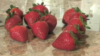 How to Make ChocolateCovered Strawberries [upl. by Brottman]