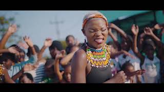 Q Twins Feat Ntencane amp Dj Tira  Laba Abantu Official Music Video [upl. by Jasisa]