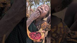 Happiness Doesnt need A Lot of Money😊 Woman hadzabe Eating Fruit foodbushmen culture africa [upl. by Acinelav]