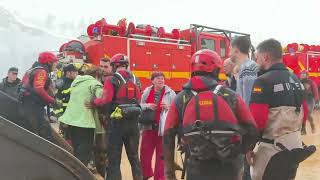 El govern espanyol xifra en almenys 70 les persones mortes pels efectes de la dana al País Valencià [upl. by Sophy]