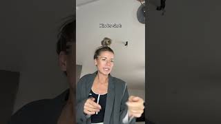 3 wochen alte Brezel zwischen den Autositzen geht auch noch 🤝🏻 MomsofTikTok momtok mom momlife [upl. by Arekahs668]