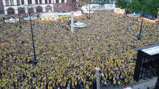 BVB  Eintracht Frankfurt Fans feiern auf Friedensplatz [upl. by Aneryc]