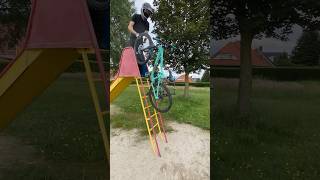 Mit dem MTB auf‘m Spielplatz 🛝😂 supportistkeinmord viral [upl. by Fulmis926]