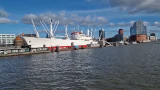 Hamburg Landungsbrücken mit dem Schiff [upl. by Llenyt]