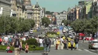 Prag Der Wenzelsplatz ist einer der größten Plätze Europas One of the largest squares of Europe [upl. by Richer]