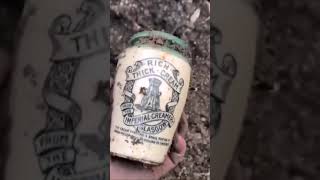 Live dig imperial creamery glasgow cream Pot one of The rarest creams pots bottle digging Scotland [upl. by Christian]