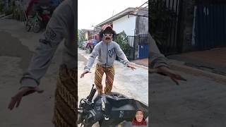 GARA2 KE SEKOLAH NAIK MOTOR⁉️😱😨 shorts comedy reaction lucu viralshorts [upl. by Puglia]