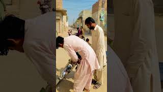 Bike chor ny bewaqoof bna diya tit4tat funnyvideo foryou shortvideo bike chor [upl. by Nofets]