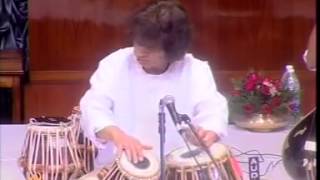 Ustad Zakir Hussain craziest delhi kaida flv [upl. by Hynda899]