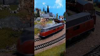 Schwere Diesellok mit Güterwagen  Märklin H0 MGleis Anlage [upl. by Aratihc]