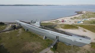 UBoot U995 und das MarineEhrenmal in Laboe aus der Vogelperspektive [upl. by Sherburne]