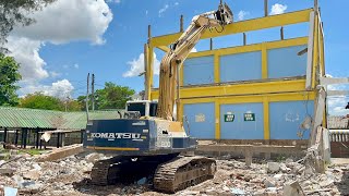 KOMATSU PC2005 amp PC1205 are helping to demolish the old factory building Amnat Charoen School EP3 [upl. by Venetia]