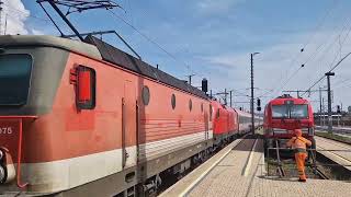 Einfahrt des InterCity 533 quotLienzer Dolomitenquot am 01092024 in Villach Hbf [upl. by Sanfo]