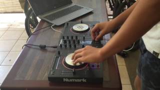 Numark mixtrack pro 3 scratch [upl. by Isied469]