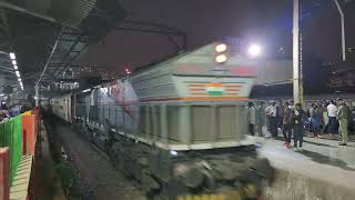 4K 17612 Mumbai CSMT  Nanded RajyaRani cruising through Dadar [upl. by Ediva]