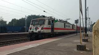 Madar  Kolkata train no19608 train short 🚂 [upl. by Aruabea]