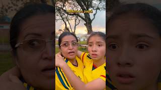 Mamá vs papá⚽️💪🏾futbol amigos humor risas viralvideo viralshorts [upl. by Friedrich]