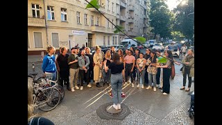 Berliner Kneipenchor  Kneipentour 2023 in Neukölln [upl. by Llerut]