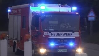 GROSSBRAND  Einsatzfahrten Feuerwehr Köln  Brennt Sortierungsanlage  FEUER5 [upl. by Cathrin]