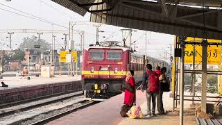 11109 VGLB  Lucknow Intercity express arriving Orai 🚉 [upl. by Ennaihs219]