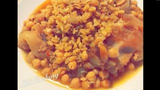 الهركمة أو الكرعين بالحمص وإبلي  Pied de veau au Pois chiche et Ebly [upl. by Rehsa]