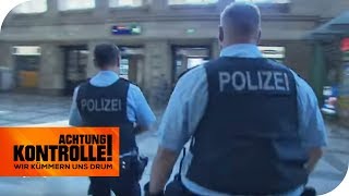 Notruf für die Bundespolizei Bedrohung durch Mann mit Messer  Achtung Kontrolle  kabel eins [upl. by Waterman155]