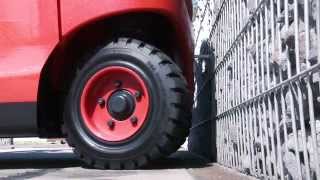 Linde E20E50 Series Electric Forklifts Patented Combi Axle [upl. by Nomrac526]