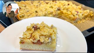 Apfel Rhabarber Streuselkuchen vom Blech  RhabarberBlechkuchen mit Streusel [upl. by Eirrahs649]