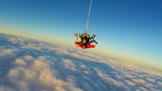 Mein Tandemsprung 4000m  über den Wolken der Erde entgegen [upl. by Mullen33]