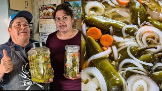 Como Hacer Los Mejores Chiles Jalapeños Curtidos En Vinagre🥕🌶🌿Receta Especial [upl. by Gnil198]