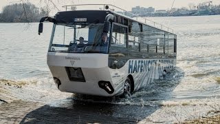 Ein Bus geht baden  Mit dem Hafencity Riverbus auf Stadtkreuzfahrt [upl. by Helyn]