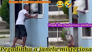 Broma la ventana misteriosa  Pegadinha a janela misteriosa  Prank the mysterious window [upl. by Yllatan]