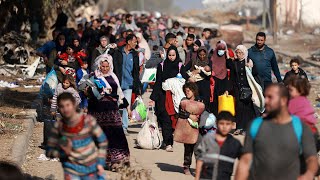 Palestinians flee on foot to southern Gaza Strip [upl. by Four734]