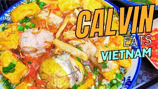 Is This the Best 276 Meal in Saigon  Bún Riêu Cô Hương Béo Review [upl. by Llewop272]