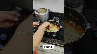 Tadka khichdi recipe shorts madhu ki kitchen khichdi food [upl. by Traci279]