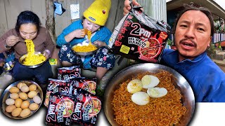 2pm Ramen Noodle and egg recipe eating अण्डा र पोरो 2pm चाउ चाउ खाजा खाको New Nepali Village vlog [upl. by Inig]