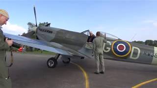 Spitfire XVI varmer opp til Flydagen 2017 på Kjeller flyplass [upl. by Aseneg]